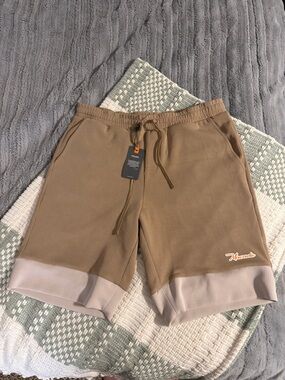 NWT Men’s Macade shorts